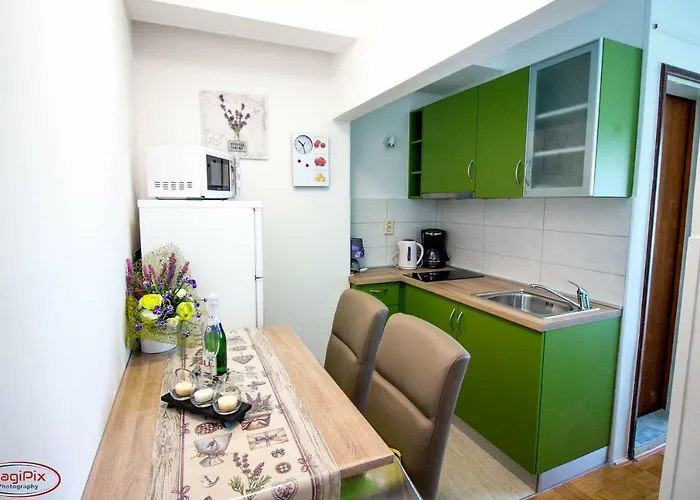 Sandra Daire Rab Town